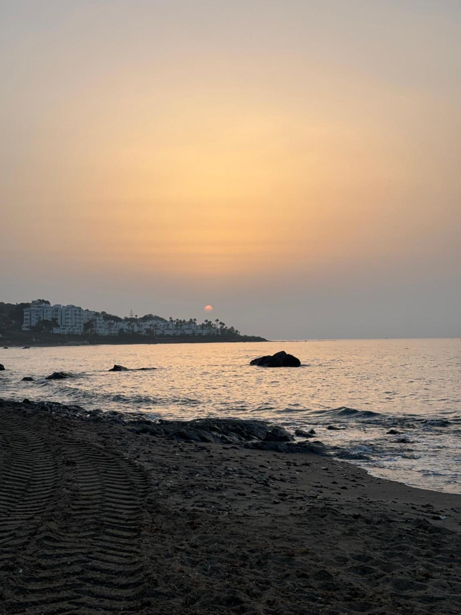 Alhamar Beach Міхас Екстер'єр фото